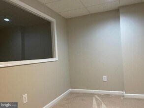 53 Tennyson Rd in East Windsor, NJ - Building Photo - Building Photo
