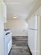 8047 SE Glencoe Rd in Portland, OR - Building Photo - Building Photo