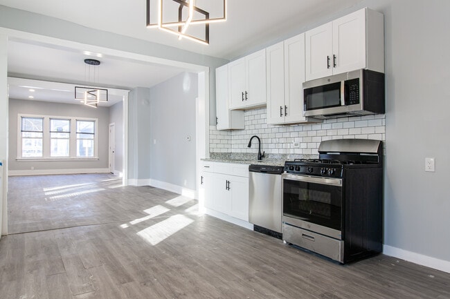 2659 W Homer St, Unit 1F