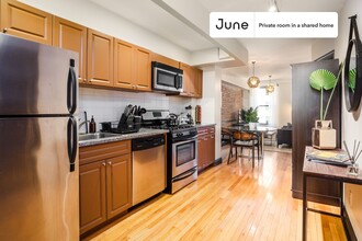 356 W 39th St in New York, NY - Building Photo - Building Photo