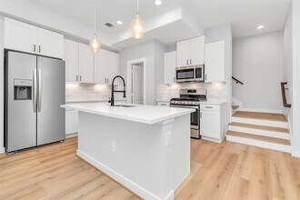 2357 Hoskins Dr in Houston, TX - Building Photo - Building Photo