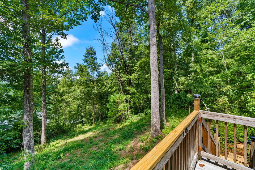 401 Shiloh Dr, Unit apartment in Hendersonville, NC - Building Photo