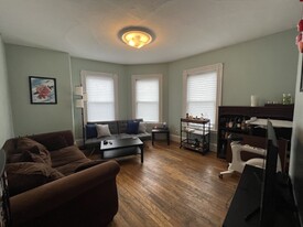 256 Summer St, Unit 3 Apartamentos