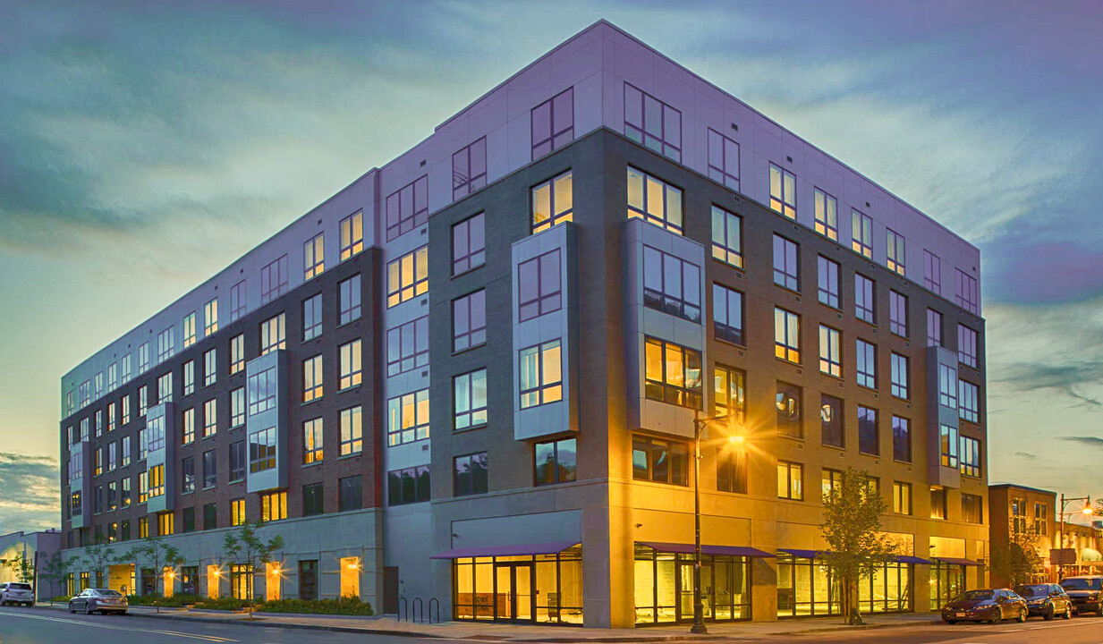 Axiom Apartments in Cambridge, MA - Building Photo