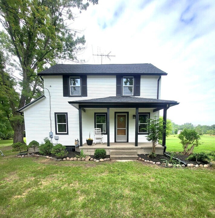 7945 Willow Rd in Milan, MI - Building Photo