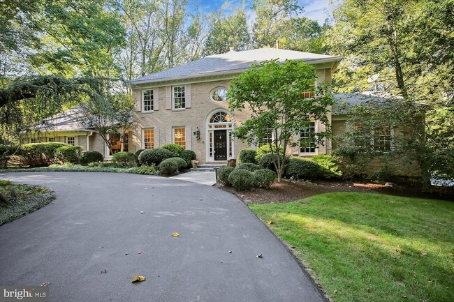 9454 Newbridge Dr in Potomac, MD - Building Photo - Building Photo