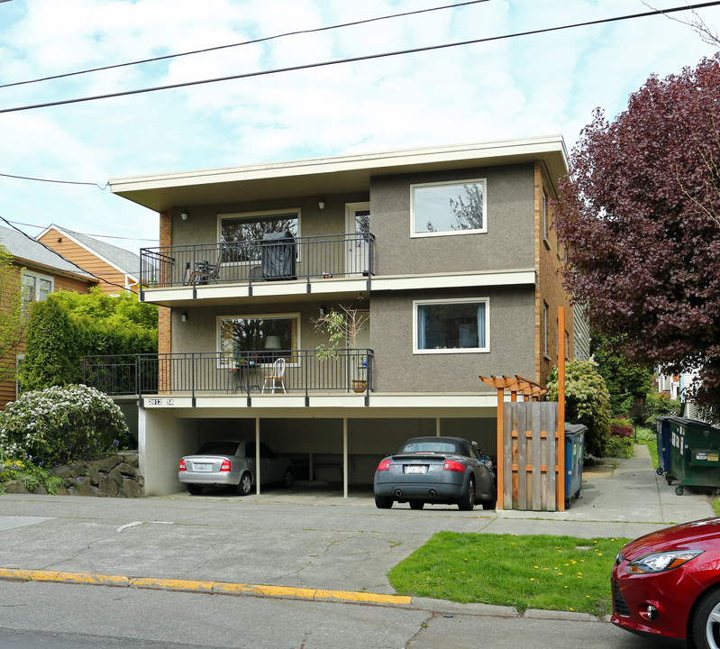 2012 NW 58th St in Seattle, WA - Building Photo