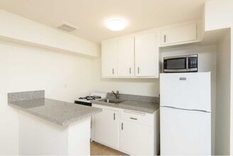 Lau126 in West Hollywood, CA - Building Photo - Building Photo