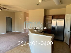 424 Parkfield Ln in Temple, TX - Building Photo - Building Photo