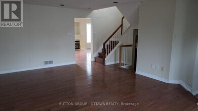 22 Westmeath Crescent in Ottawa, ON - Building Photo - Building Photo