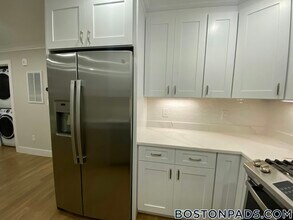 303 Maverick St in Boston, MA - Foto de edificio - Building Photo