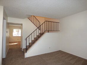 360 Upham St in Lakewood, CO - Foto de edificio - Building Photo