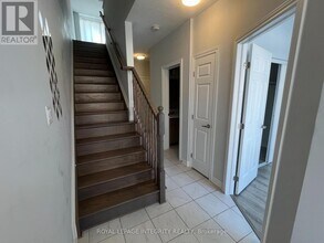 913 Moses Tennisco St in Ottawa, ON - Building Photo - Building Photo