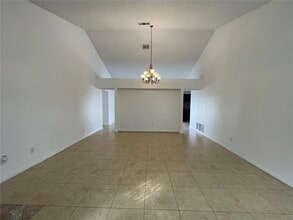 103 Baywest Dr in Orlando, FL - Building Photo - Building Photo