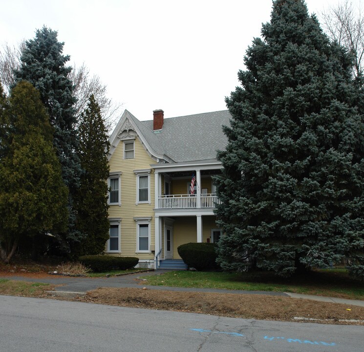 162 Saratoga Ave in Waterford, NY - Building Photo
