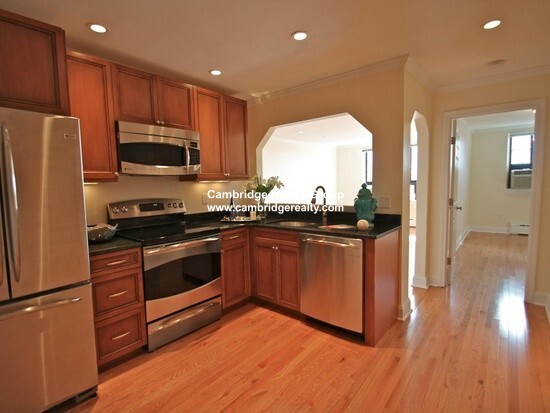 64 Brattle St, Unit 506A in Cambridge, MA - Building Photo