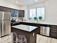 Building Photo - The Highland Apartments in Phoenix, Arizona