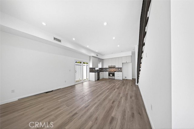 14827 Dearborn St in Los Angeles, CA - Building Photo - Building Photo