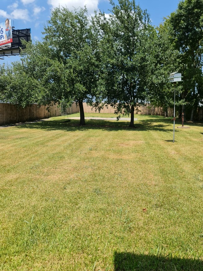 3400 Spurlock Rd in Nederland, TX - Building Photo - Building Photo