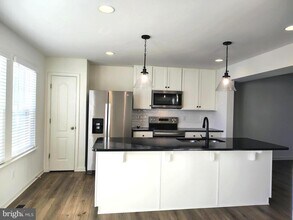 136 Tuxford Rd in Falling Waters, WV - Building Photo - Building Photo