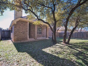 1235 Falling Hills Dr in Georgetown, TX - Building Photo - Building Photo