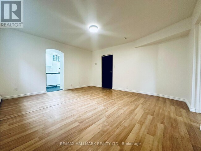 5 High Park Blvd in Toronto, ON - Building Photo - Building Photo