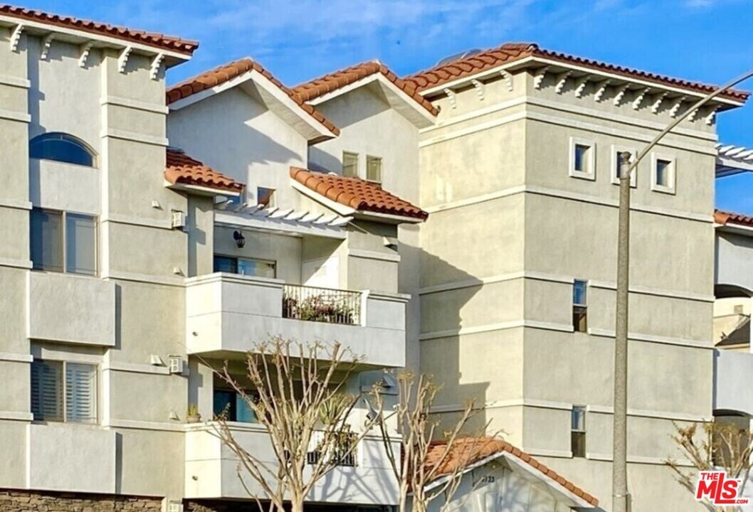 4733 Elmwood Ave in Los Angeles, CA - Building Photo