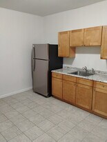 3 Worcester St, Unit 2 in Nashua, NH - Building Photo