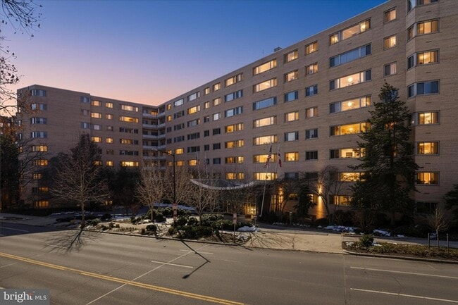 4600 Connecticut Ave NW, Unit 423 in Washington, DC - Building Photo - Building Photo