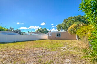 1204 Easter Ave in Fort Pierce, FL - Building Photo - Building Photo