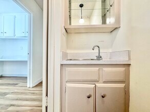 11926 Montana Ave, Unit 7A in Los Angeles, CA - Building Photo - Building Photo