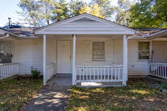 2705 Crest St in Durham, NC - Foto de edificio - Building Photo