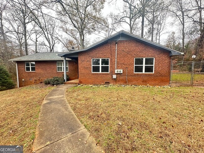 property at 1131 White Oak Dr