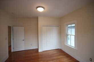 19 Prescott St, Unit 2 in Somerville, MA - Foto de edificio - Building Photo