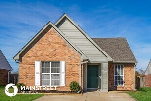 5677 Kaitlyn Dr W in Walls, MS - Building Photo