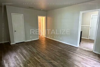 915 Cloverdale Dr in Mobile, AL - Building Photo - Building Photo
