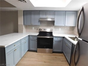 6315 W Washington Ave in Las Vegas, NV - Building Photo - Building Photo