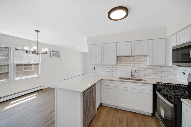 4631 Eberly Ave in Brookfield, IL - Building Photo - Building Photo