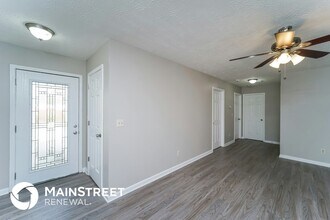 6905 Wood Rd in Louisville, KY - Building Photo - Building Photo