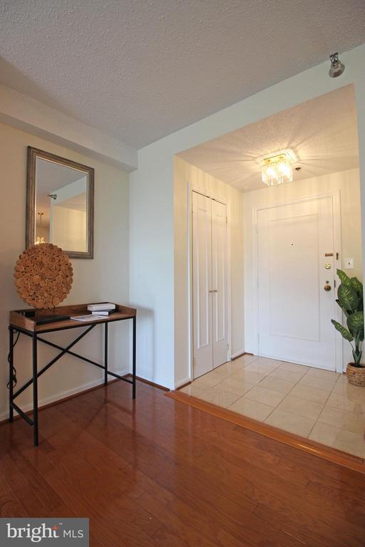 5800 Nicholson Ln in Rockville, MD - Building Photo - Building Photo