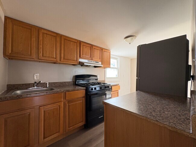 306 S 10th St, Unit 3