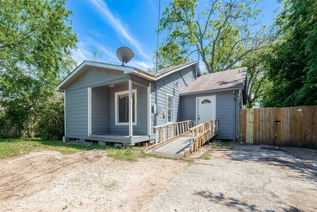 4810 Carmen St in Houston, TX - Building Photo - Building Photo