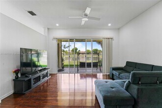 4294 Diamond Terrace in Weston, FL - Building Photo - Building Photo