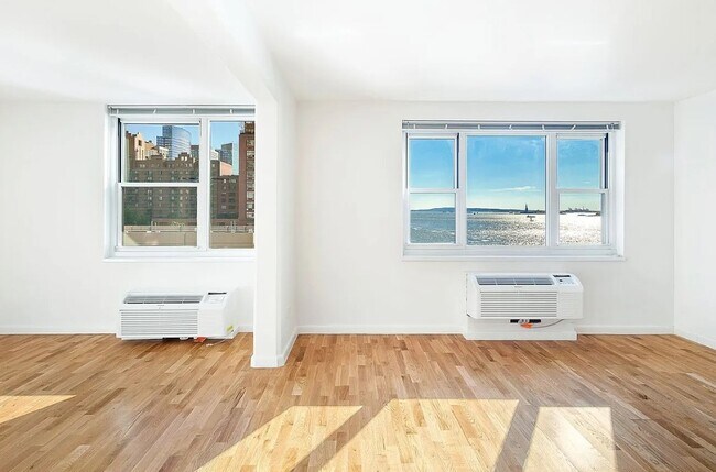 2 S End Ave in New York, NY - Building Photo - Building Photo