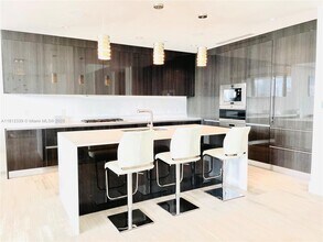 3300 NE 188th St in Aventura, FL - Building Photo - Building Photo