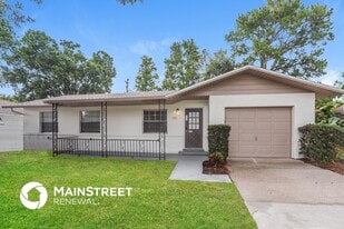 1552 Foxridge Run SW in Winter Haven, FL - Building Photo