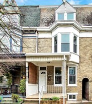 830 E Philadelphia St in York, PA - Building Photo