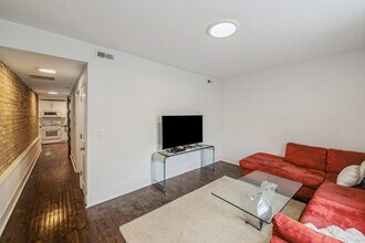 3221 N California Ave in Chicago, IL - Building Photo - Building Photo