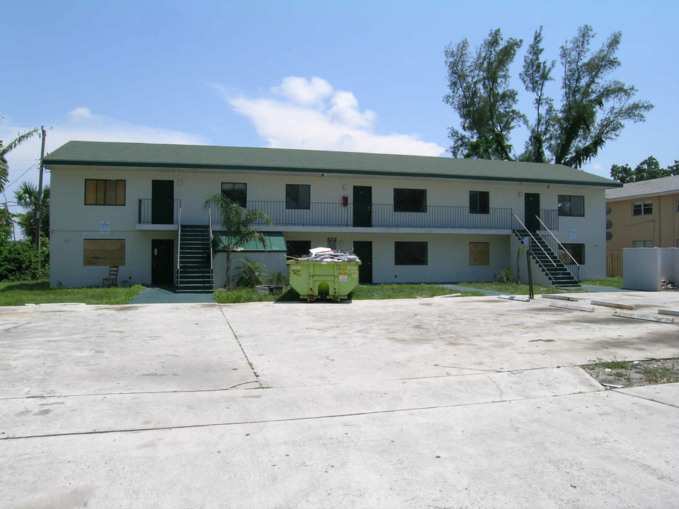 1316 Alpha St in West Palm Beach, FL - Building Photo