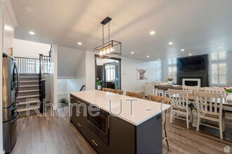 52 N 400 W in Farmington, UT - Building Photo - Building Photo